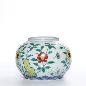 QING DYNASTY DOUCAI FLOWER PATTERN POT