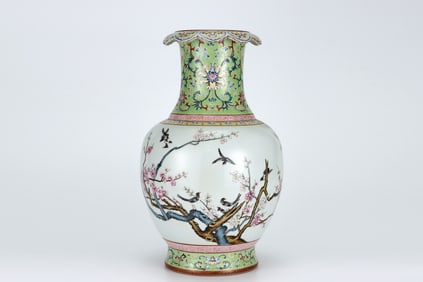 QING DYNASTY PASTEL FLOWER AND BIRD PATTERN VASE