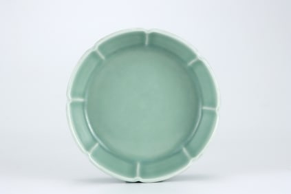 QING DYNASTY BEAN GREEN GLAZE WASHED
