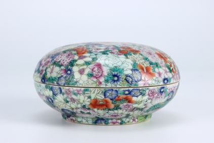 QING DYNASTY PASTEL FLOWER PATTERN LID BOX