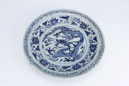 YUAN DYNASTY BLUE AND WHITE DRAGON PATTERN PLATE