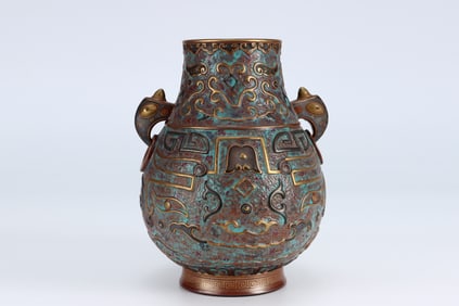QING DYNASTY ANIMAL PATTERN AMPHORA