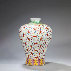 Famille Rose bat Meiping Vase