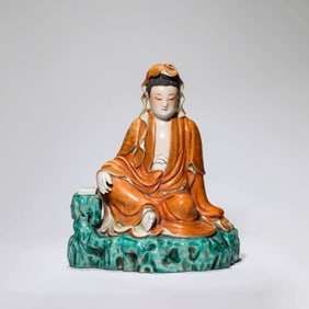 Famille Rose Gilt-inlaid guanyin statue