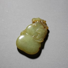 Yellow Jade Double-Gourd-Shape Pendant