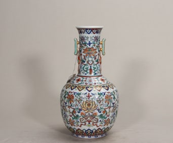 DOUCAI APPRECIATION VASE OF THE QING DYNASTY