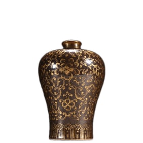 BROWN GLAZE AND GOLD-PAINTED PLUM VASE FROM THE QING DYNASTY