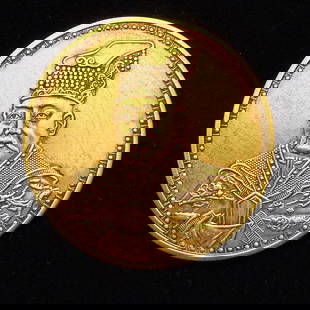 PURE GOLD COIN OF THE REPUBLIC OF CHINA: Name PURE GOLD COIN OF THE REPUBLIC OF CHINA Dimensions D:3.9CM WT:37G Condition Additional photographs and Condition reports are provided by request as a courtesy to our clients, as su