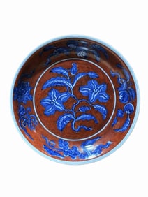 MING DYNASTY RED GLAZE BLUE AND WHITE PLATE