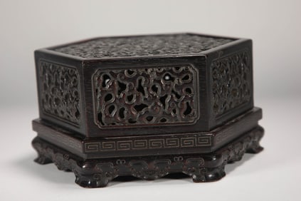 PURPLE-LID BOX FROM THE QING DYNASTY