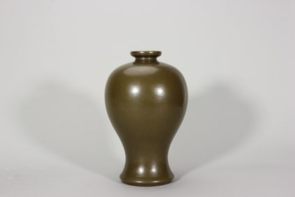 QING DYNASTY OFFICIAL GLAZE PLUM VASE