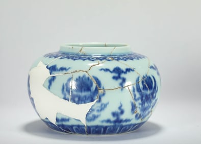 MING DYNASTY BLUE AND WHITE JAR