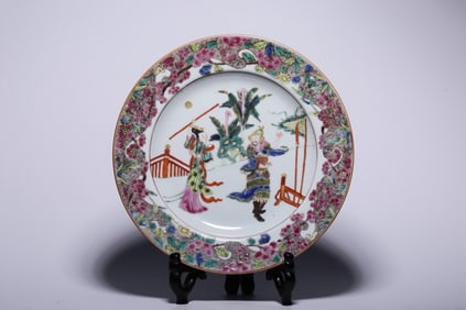 QING DYNASTY FAMILLE ROSE FIGURE PLATE