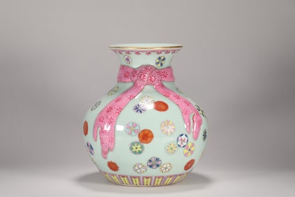 QING DYNASTY FAMILLE ROSE LEATHER BALL FLOWER BUNDLE VASE