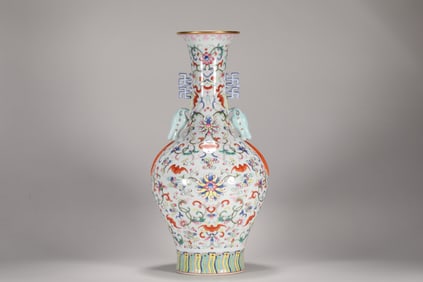 QING DYNASTY FAMILLE ROSE RUYI VASE
