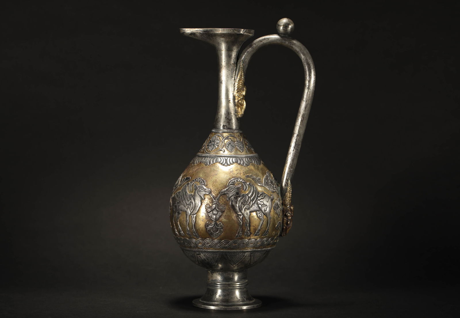 TANG DYNASTY SILVER GILDED PERSIAN VASE (1 of 10)