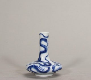QING DYNASTY BLUE AND WHITE SNAKE FLAT VASE