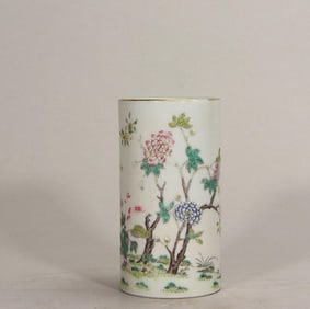 QING DYNASTY FAMILLE ROSE FLOWER BRUSH HOLDER