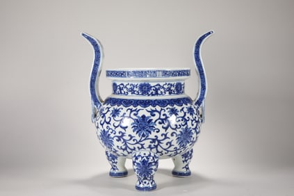 QING DYNASTY BLUE AND WHITE FURNACE