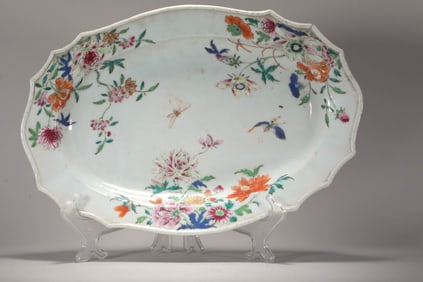 QING DYNASTY FAMILLE ROSE FLOWER PLATE