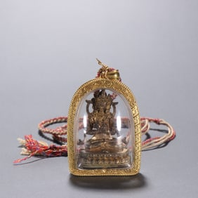 A QING DYNASTY GILDED BRONZE STATUE OF VAJRA-DHARANI
