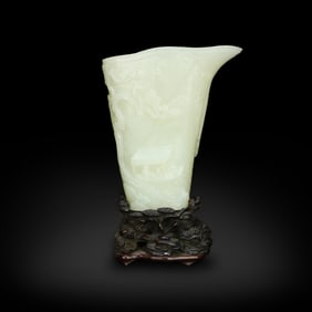 Qing Dynasty Hetian white jade jue-shaped cup