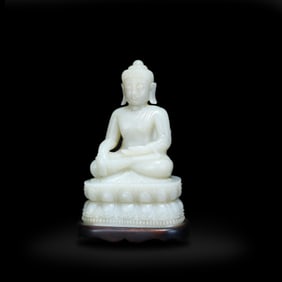 Ming Dynasty Hetian jade statue of Sakyamuni Buddha