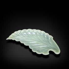 Qing Dynasty Hetian jade tea sieve carved in leaf shape