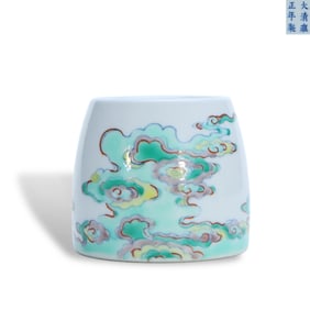 Qing Yongzheng period a Doucai horse-hoof-shaped water container with auspicious cloud patterns