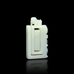 Qianlong period Qing Dynasty White jade nested seals with a mythical beast knob and movable rings