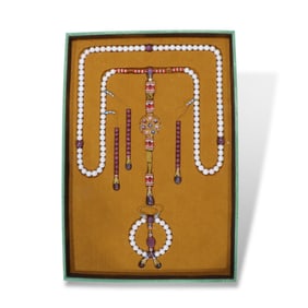 Qing Dynasty Set of Pearl Court Beads and Hand-Held Rosary