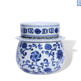 Yongzheng period Qing Dynasty Blue-and-white scroll-end jar with scrolling flower