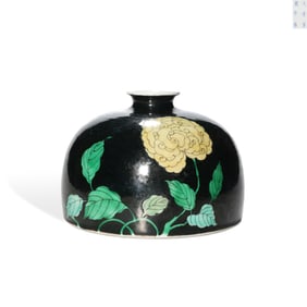 Qing Kangxi Black - ground Three - colored Taibai Zun with Flower Patterns