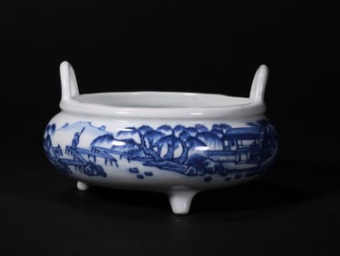 A BLUE AND WHITE INCENSE BURNER FROM THE QING DYNASTY