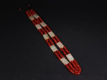 HAN DYNASTY AGATE NECKLACE