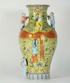 QING DYNASTY ENAMELED CARVED PORCELAIN BUNDLE BOTTLE