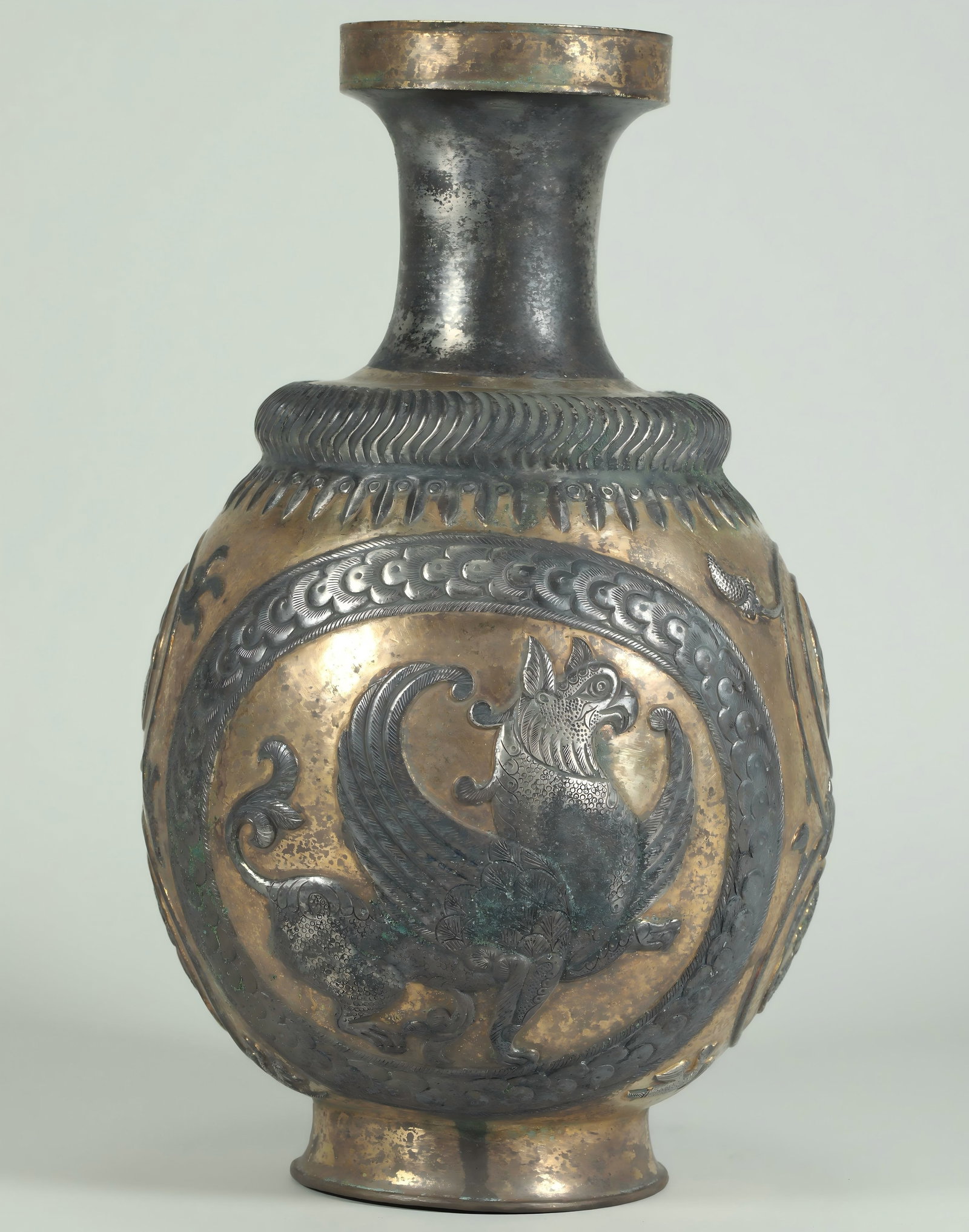 TANG DYNASTY SILVER GILDED PERSIAN ANIMAL VASE: Name TANG DYNASTY SILVER GILDED PERSIAN ANIMAL VASE Dimensions H:25CM L:14CM Condition Additional photographs and Condition reports are provided by request as a courtesy to our clients,