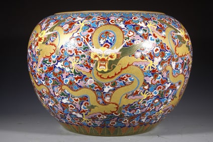 QING DYNASTY ENAMELED DRAGON-PATTERNED JAR
