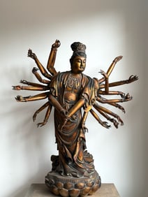 A THOUSAND-ARMED GUANYIN CARVED IN LACQUER AND GILDED WOOD FROM THE MING DYNASTY