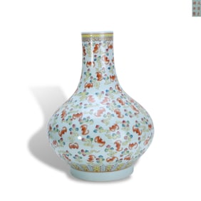 Qing Dynasty Guangxu period, Famille rose water chestnut-shaped vase with cloud and bat patterns