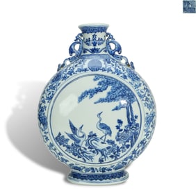 Qing Dynasty Qianlong period, Blue-and-white moon-flask with pine and crane patterns