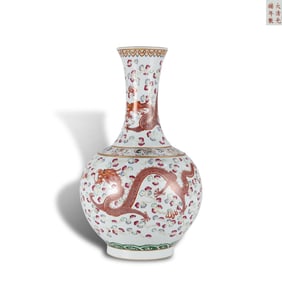 Qing Dynasty Guangxu period, Blue-and-white appreciation vase with dragon and phoenix patterns
