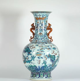QING DYNASTY BLUE AND WHITE DOUCAI DOUBLE-EARED VASE WITH DOUBLE DRAGONS PLAYING WITH PEARLS