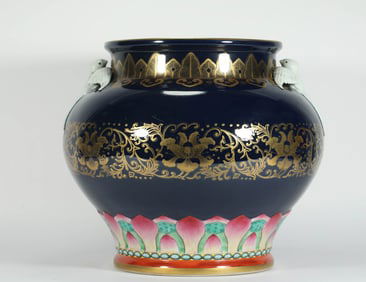 QING DYNASTY ENAMEL BLUE AND GOLD-PAINTED JAR