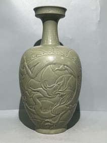 SONG DYNASTY SECRET COLOR CELADON DRAGON VASE