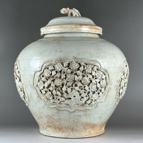 YUAN DYNASTY FLOWER-PATTERNED ANIMAL HEAD COVERED JAR