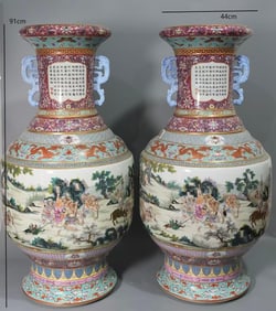 QING DYNASTY FAMILLE ROSE ROUGE RED DOUBLE-HANDLED LARGE VASE