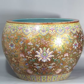 QING DYNASTY WESTERN-STYLE PAINTED GOLD-GROUND LOTUS PAINTING JAR