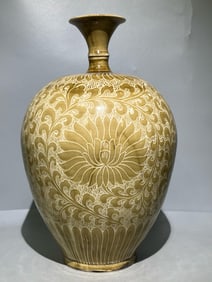 SONG DYNASTY DING KILN PEONY PATTERN PLUM VASE