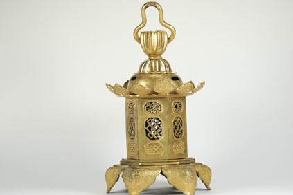 GILDED LAMPS FROM THE QING DYNASTY